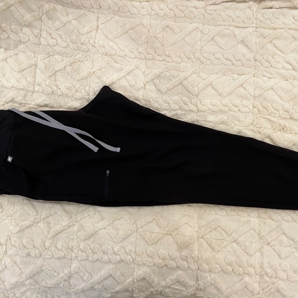 Figs Zamora Jogger Scrub Pants - Large, Black - Picture 2 of 5